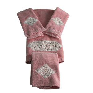 Vintage Pink Lace Embroidered Towel Set The Bathworks  4 Piece Guest GUC